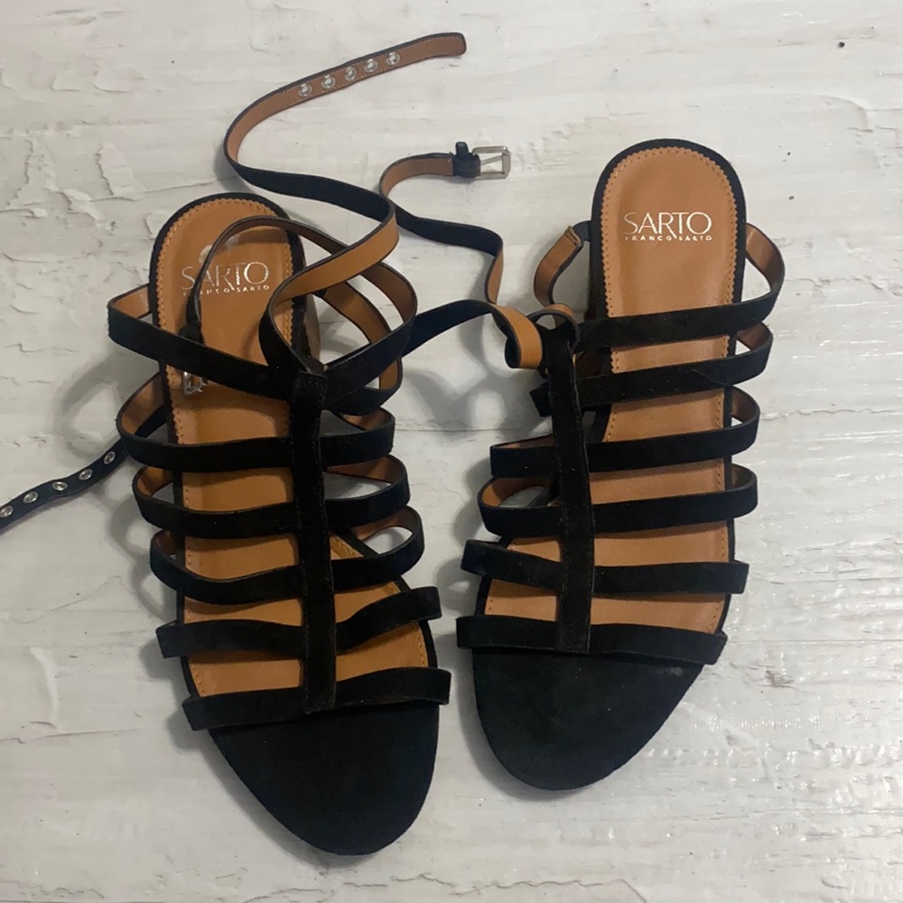 Black Strappy Sandles